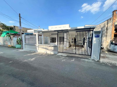 BÁN NHÀ C4 (8,5x15M ~ 123M2) Mặt Tiền Ngay Cầu Đúc Nhỏ - QL13 - HBP