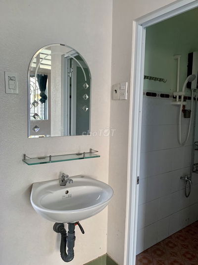 Phòng quận 10 thoáng đẹp 20m2