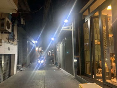 NHÀ VỊ TRÍ TIỆN KINH DOANH. ĐƯỜNG XE HƠI THÔNG. PHẠM THẾ HIỂN. P5. Q8.