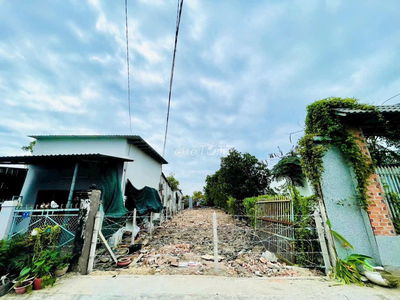 BÁN NHANH LÔ ĐẤT HƠN 200M2 CHỦ RA GẤP TRƯỚC TẾT