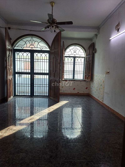 Cho thuê phòng trọ có bang công cửa sổ thoáng mát