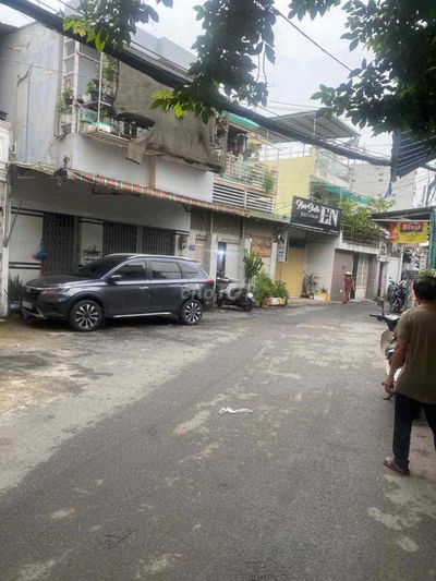 Bán nhà chính chủ ly thuong kiet dt 17 m gia 2.4 ti