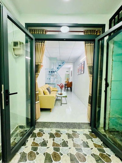 Nhà thuê mới trệt lầu cực rẻ mà nội thất đầy đủ f10