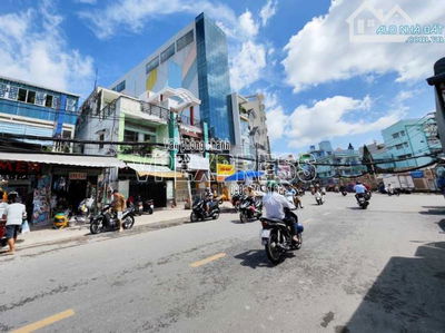 Cho thuê nhà nguyên căn mặt tiền Điện Biên Phủ 8x50.trệt suốt.Giá 90tr/tháng