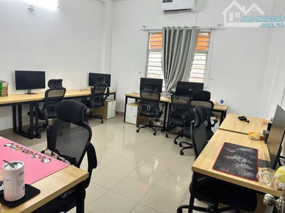 Cho thuê nhà 4 tầng mặt tiền Ông Ích Khiêm gần khu Phú Gia Compound