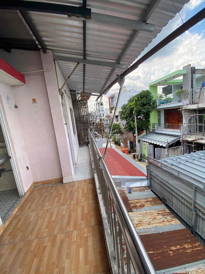 Mình cho thuê phòng trọ trên lầu có nhà vệ sinh riêng, ban công riêng,