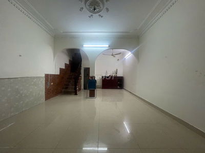 Nhà riêng ngõ 184 đê trần khát chân dt40m2x3,5t giá 10tr