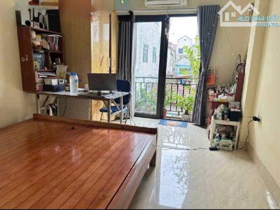 Cho thuê nhà 4 tầng 7 phòng ngủ,1 phòng khách,1 bếp,diện tích 60m2/sàn,Tây Tựu,Bắc Từ Liêm