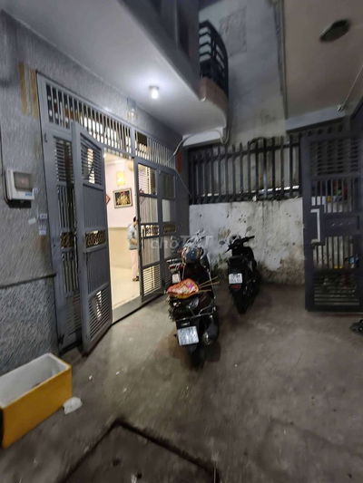 Nhà Thuê 2 Lầu 4 Phòng Ngủ Full Nội Thất 4x17m - Quận 8