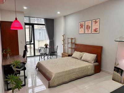 PHÒNG ĐẸP FULL NỘI THẤT CỬA KÍNH FULL MẶT TRƯỚC NGÃ 4 HÀNG XANH