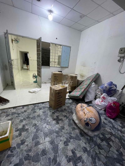 NHÀ C4 100M2 2PN 1WC PHÒNG KHÁCH + SÂN RỘNG GẦN CHỢ BẮC NINH