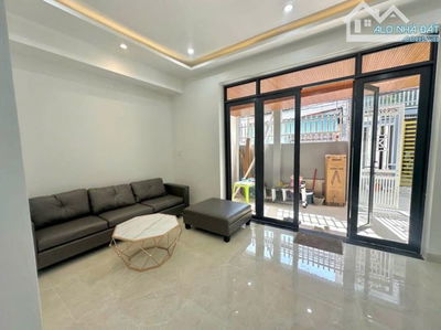 🔥 NHÀ TRUNG TÂM HÒA CƯỜNG – NGANG 5.5M VUÔNG VỨC – TẶNG FULL NỘI THẤT 🔥