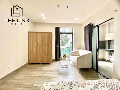 Thuê Căn Hộ Ban Công Nội Thất Cao Cấp Ung Văn Khiêm Gần Hàng Xanh