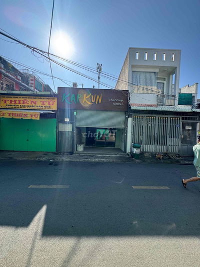 Cho nhà mặt tiền . DT 5x33 . 3 phòng ngủ 4 wc . đ nội bộ