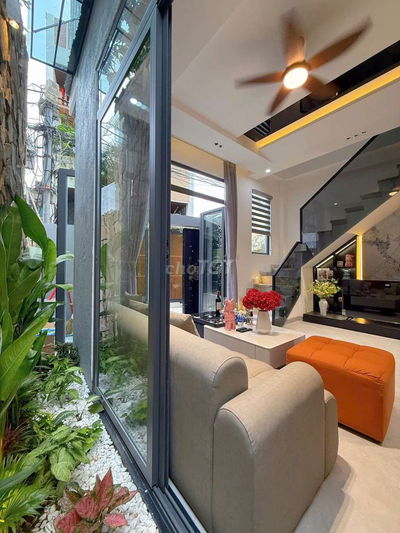 NHÀ KIỆT HỒ TƯƠNG THÔNG HUỲNH NGỌC HUỆ