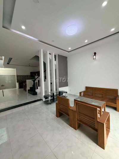 CHO THUÊ NHÀ NGUYÊN CĂN GẦN ĐẠI HỌC UFM khu CNC Q9