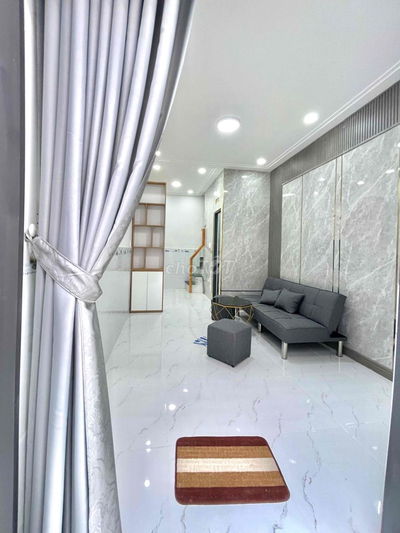 Bán nhà sổ chung , giá 698tr Q12