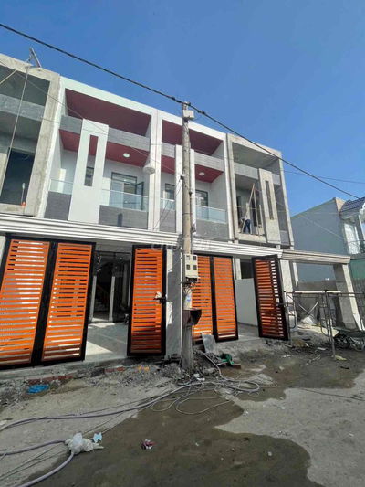 BÁN NHÀ MỚI XÂY 1 LẦU 1 TRỆT GẦN CHỢ ĐỒN