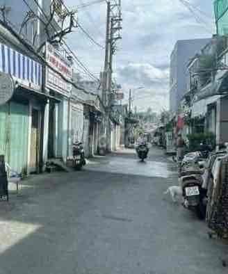 bán nhà cấp 4 diện tích 4,5x20,9. 93m2.