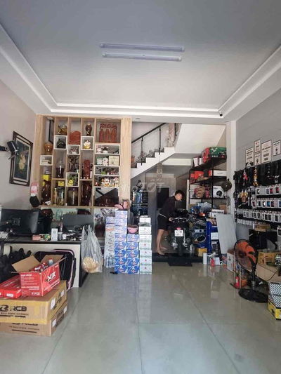 Cần bán gấp nhà 2 tầng sát biển Nguyễn Tất Thành