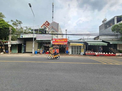 Nhà mặt tiền kinh doanh gần chợ Dĩ An 1, phường Dĩ An, Tp Dĩ An