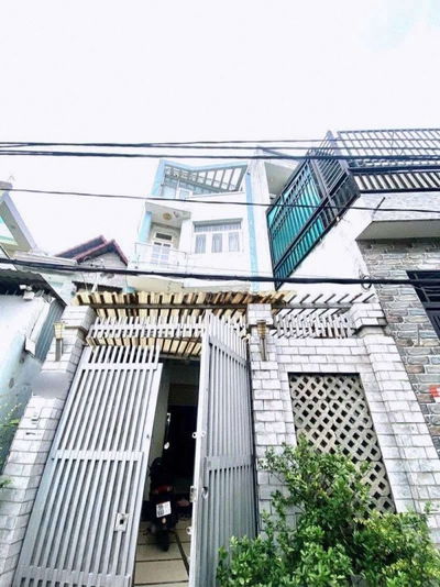 GẤP BÁN NHÀ GIÁ TỐT  4 TẦNG - NHỈNH 6 TỶ KỀ NGÃ TƯ THỦ ĐỨC - GA METRO