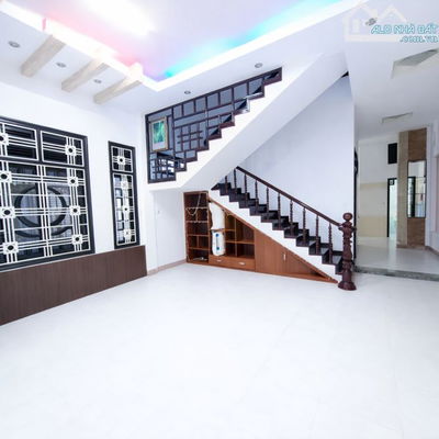 Bán gấp nhà Hải Châu 111m², lô góc, ngang 6.5m, 2 tầng, hàng xóm ĐH Kiến Trúc & Đông Á,