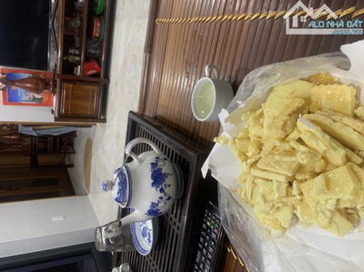 SIêu rẻ  NHINH 4 ty có NHÀ CÙ CHÍNH LAN DIỆN TÍCH SỬ DỤNG 106m2 ĐƯỜNG NHỰA 7m sạch sẽ