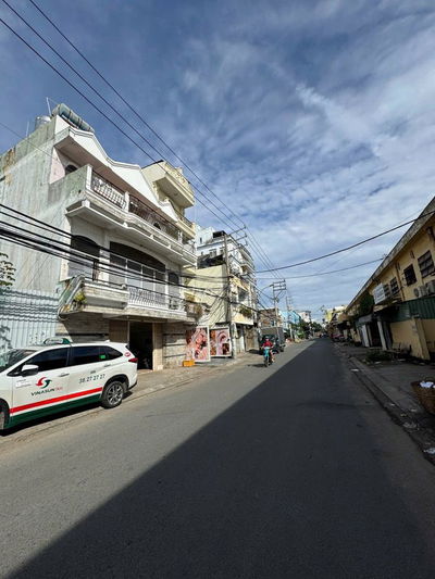 Bán nhà 1 sẹc đường hương lộ 2, giá 20 tỷ