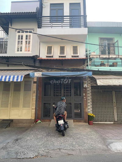 Chính chủ cho thuê nhà nguyen căn Điện Biên Phủ 3p