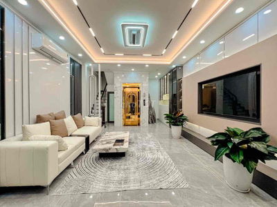 Ô tô đỗ phố Trần Khát Chân nhà đẹp 2 thoáng ngõ thông thang máy nhập k