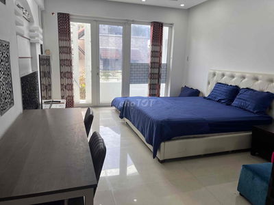 Còn 1 phòng có ban công