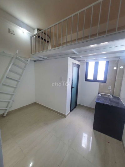 Chính chủ phòng trọ có gác và cửa sổ q4