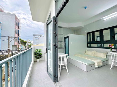 Studio ban công mới full nội thất-Ngay ngã 4 Lạc Long Quân -Âu Cơ