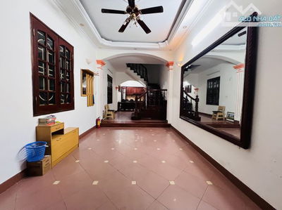 Tôi cần bán gấp nhà mặt ngõ kinh doanh ở Hai Bà Trưng 47M lô góc