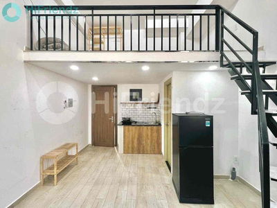 Phòng 25m2 cửa sổ lớn ngay sát cầu Tân Thuận Q7