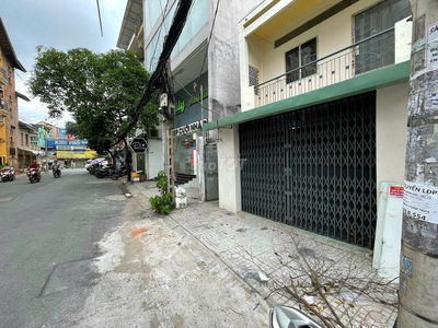 Cho thuê phòng trọ Quận 3 – ngay CMT8, đối diện CV Lê Thị Riêng