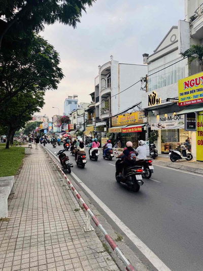 MTKD NGAY LÊ THÚC HOẠCH - BÌNH LONG - NGANG ĐẸP 5M - ĐƯỜNG NHỰA XE TẢI