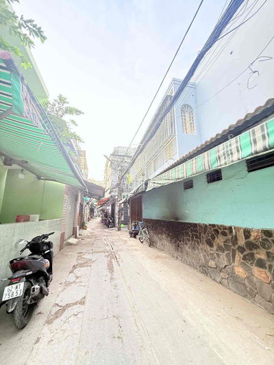 HẺM XE HƠI THÔNG – LÔ GÓC KINH DOANH – PHAN CHU TRINH, P.24 BÌNH THẠN