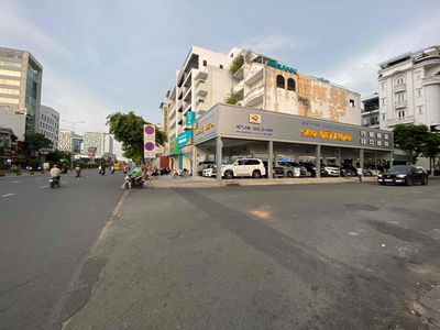 mặt bằng ngay ngã ba Cộng Hoà - C18