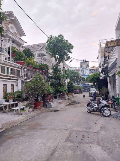 Bán Nhà Cấp 4 HXH 81M2 Ngang 5.1M Thạnh Xuân 40 Q12 P.Thới An