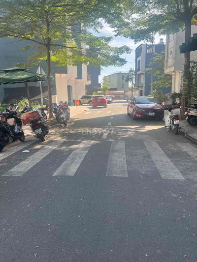 Lô đất siêu đẹp trục chính N1 KDC PHL 22/12 Eon BD