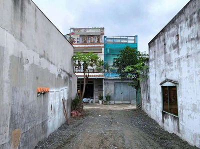 CUỐI NĂM BÁN LỖLÔ ĐẤT GẦN TRƯỜNG TIỂUHỌC TÂN KIÊN BÌNH CHÁNH-HẺM THÔNG