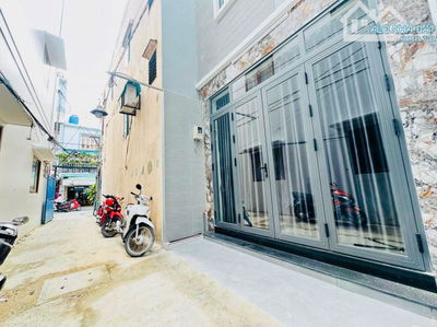 Chỉ 155tr/m2, có nhà đẹp 4 tầng ở Bùi Thế Mỹ, P10, 3.7 x 13m - 49m2, chỉ 7.68 Tỷ bớt lộc