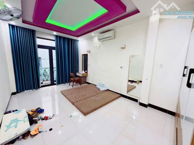 🏡 Nhà 3 tầng 3 mê kiên cố gần trục Núi Thành