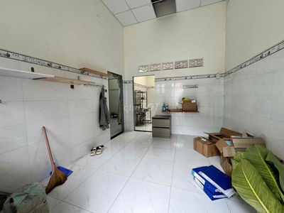 BÁN NHÀ CẤP 4 P.AN BÌNH ĐƯỜNG 2 XE Ô TÔ NÉ NHAU