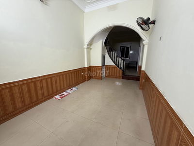 Cho thuê nhà riêng tại Bùi Xương Trạch 42m2, 5 tầng, 4 phòng ngủ, 3 VS