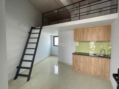 khai Trương Phòng Gác ban công sáng mới sát q1