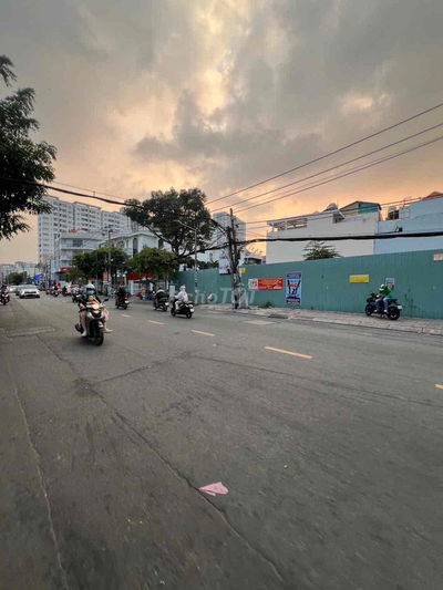Bán Cặp nền ngang 8m đất mặt tiền Bình Phú Quận 6