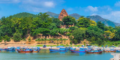 Tôi cần bán nhà góc MT đường Tháp Bà. Tiện xây khách sạn CHDV